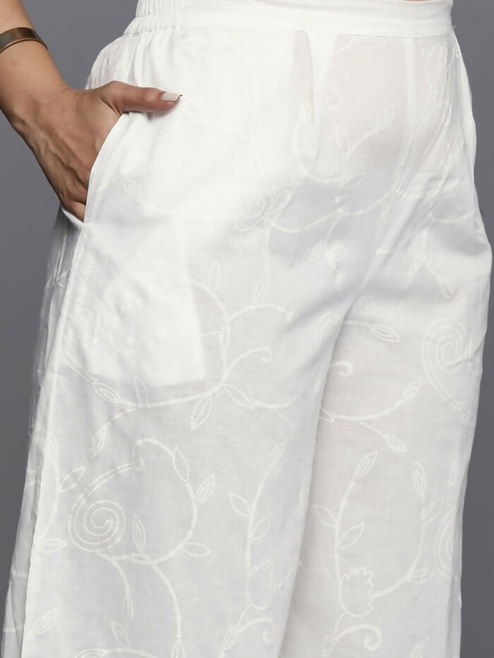 Ahalyaa Women's Traditional wear Kurta Set - White | Swadesiicart