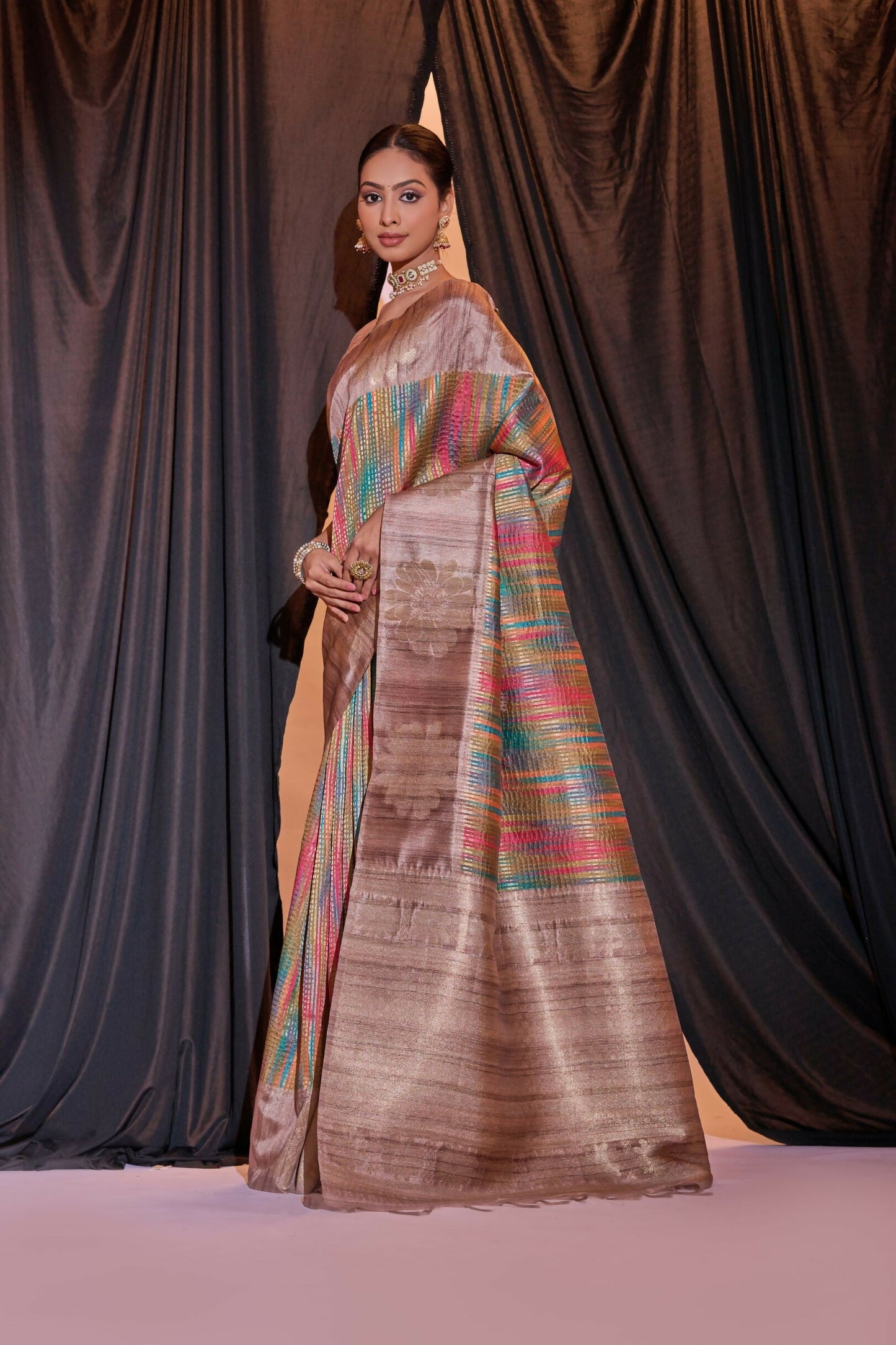 Vishnu Weaves Women's Pink Tussar Silk Zari Woven Saree with Blouse - Swadesiicart