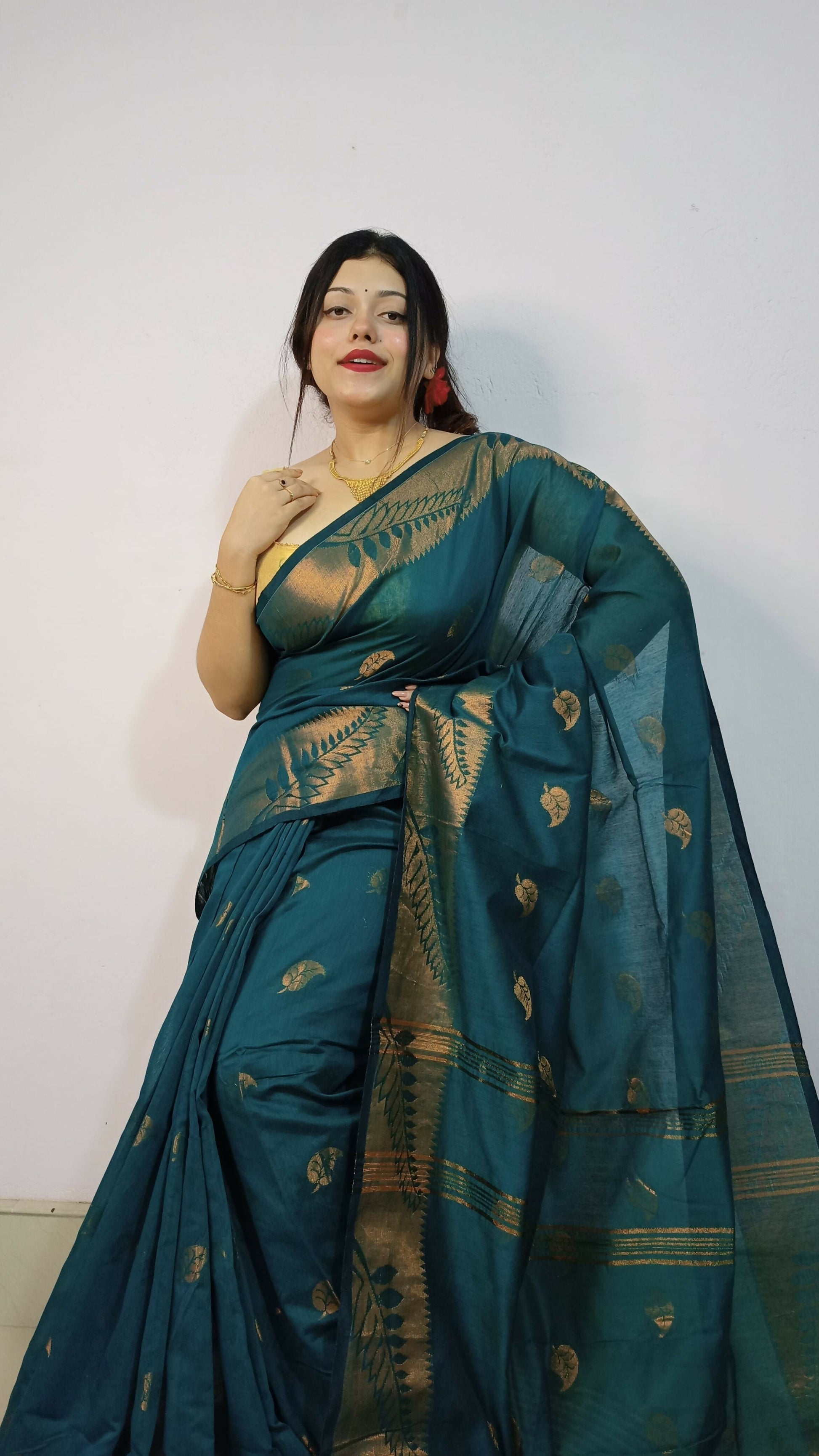 Exclusive Collection Beautiful Green Cotton Silk Woven Handloom Saree With Running Blouse Piece - Swadesiicart