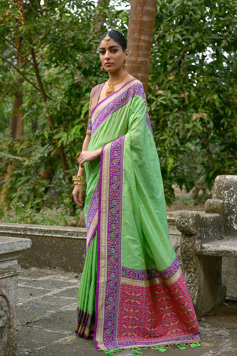 Vishnu Weaves Women's Pista Banarasi Silk Woven Saree with Blouse - Swadesiicart