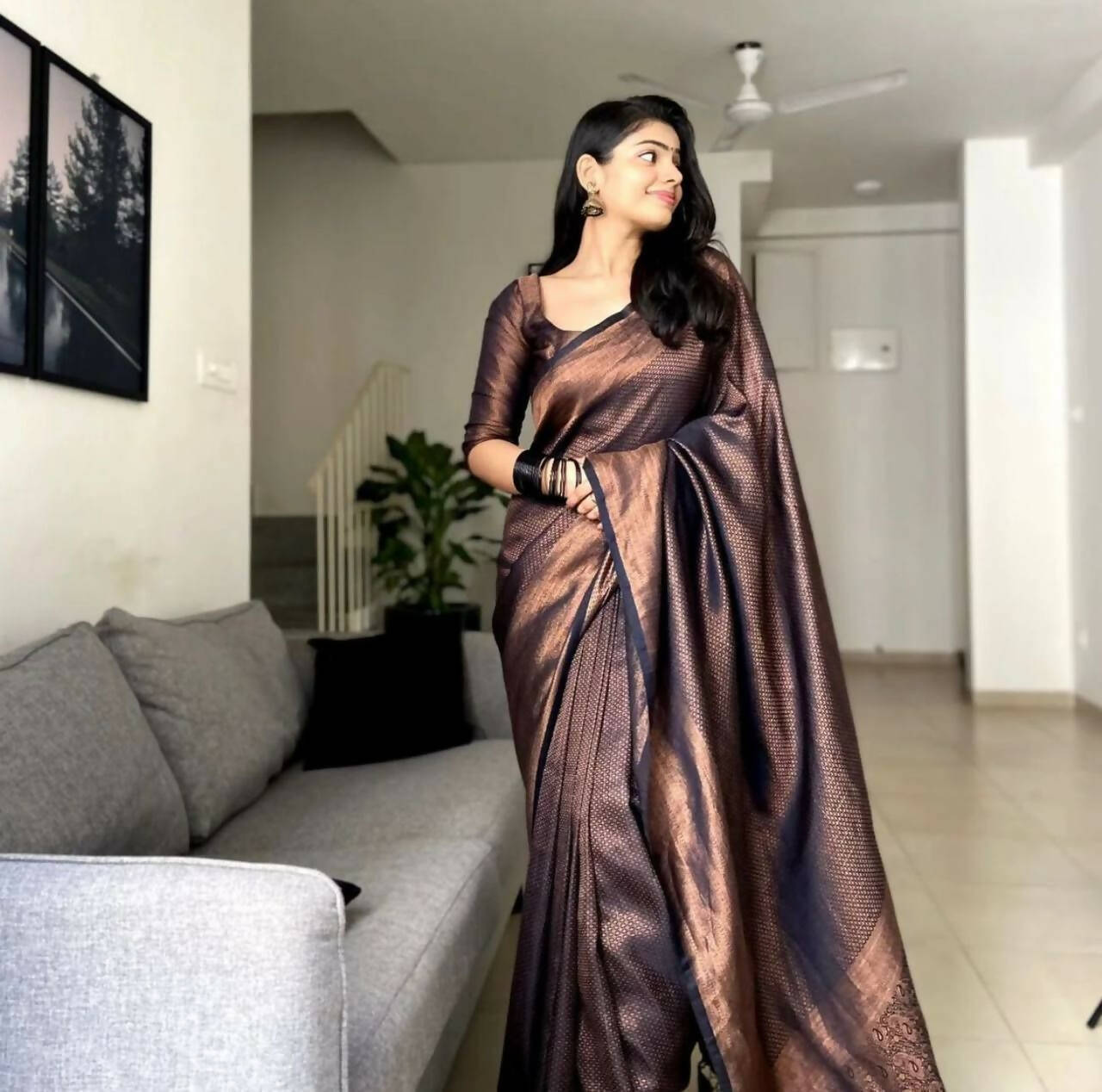 DEIANA'S Beautiful Designer Golden zari Soft Lichi Silk Saree - Black - Swadesiicart