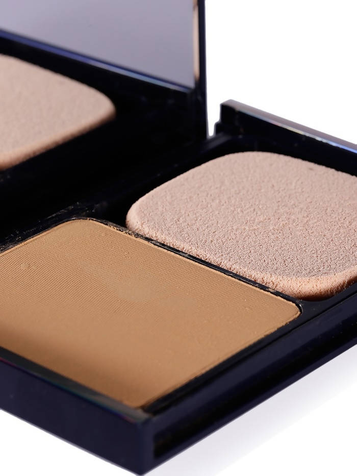 Chambor Dual Walnut 103 Brightening Smoothening Foundation Wet & Dry - Swadesiicart