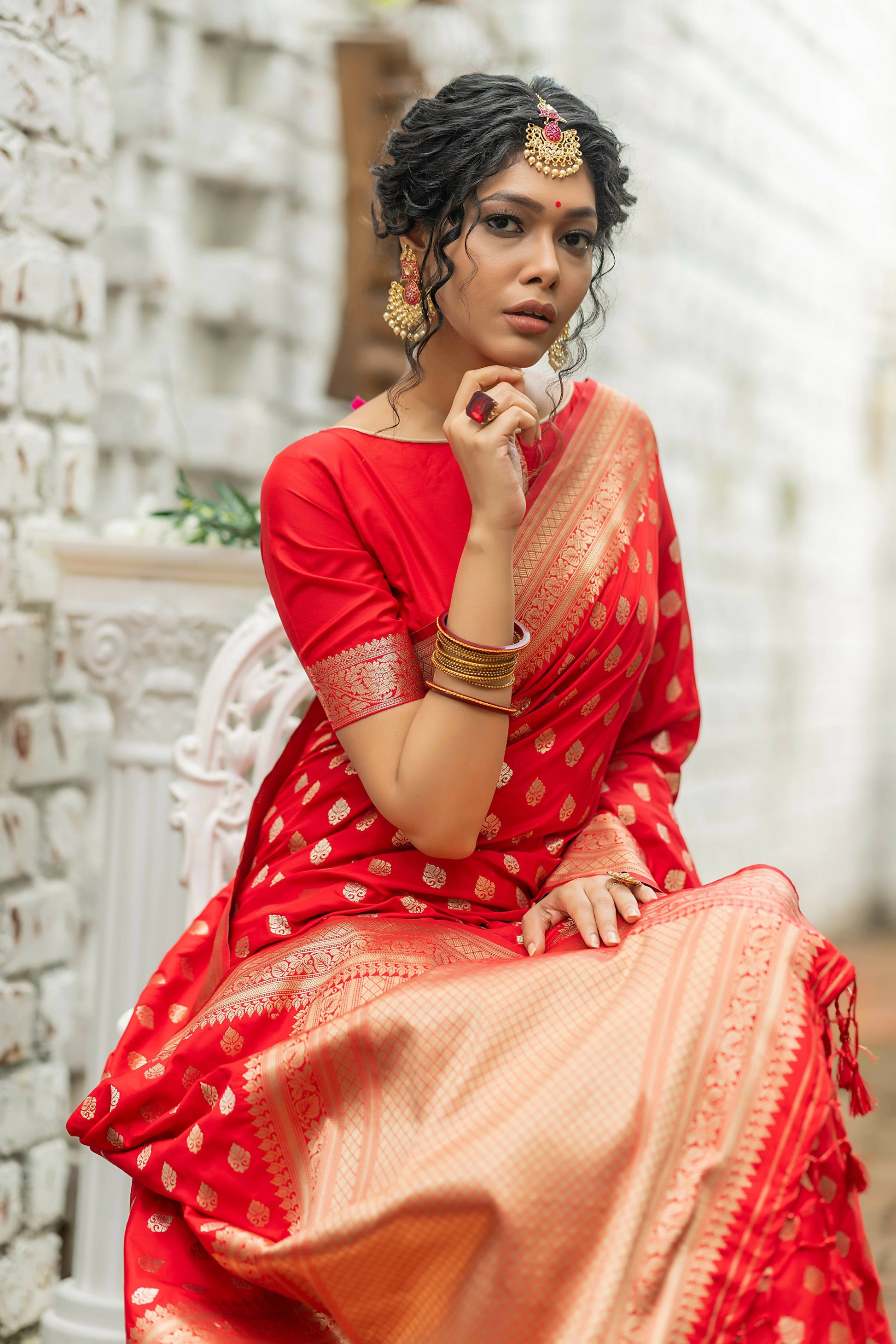 Vishnu Weaves Women's Red Banarasi Silk Zari Woven Saree with Unstitched Blouse - Swadesiicart