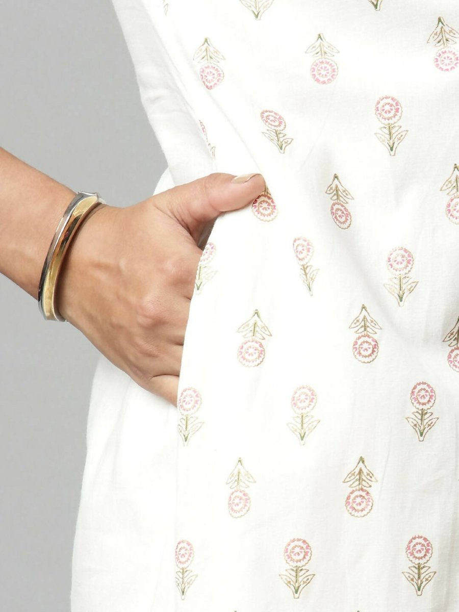 Ahalyaa Women's Off White Cotton Printed Kurta | Swadesiicart