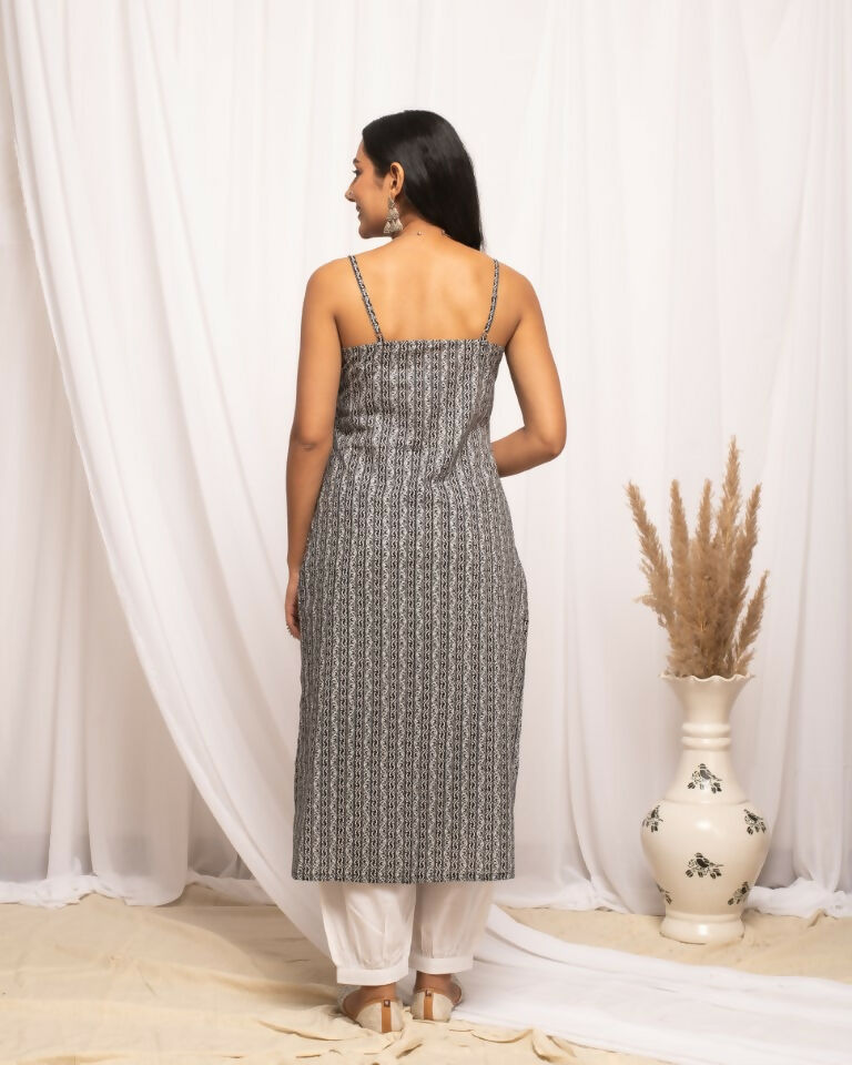 FIORRA Women's Strip Printed Black Cotton Straight Kurta - Swadesiicart