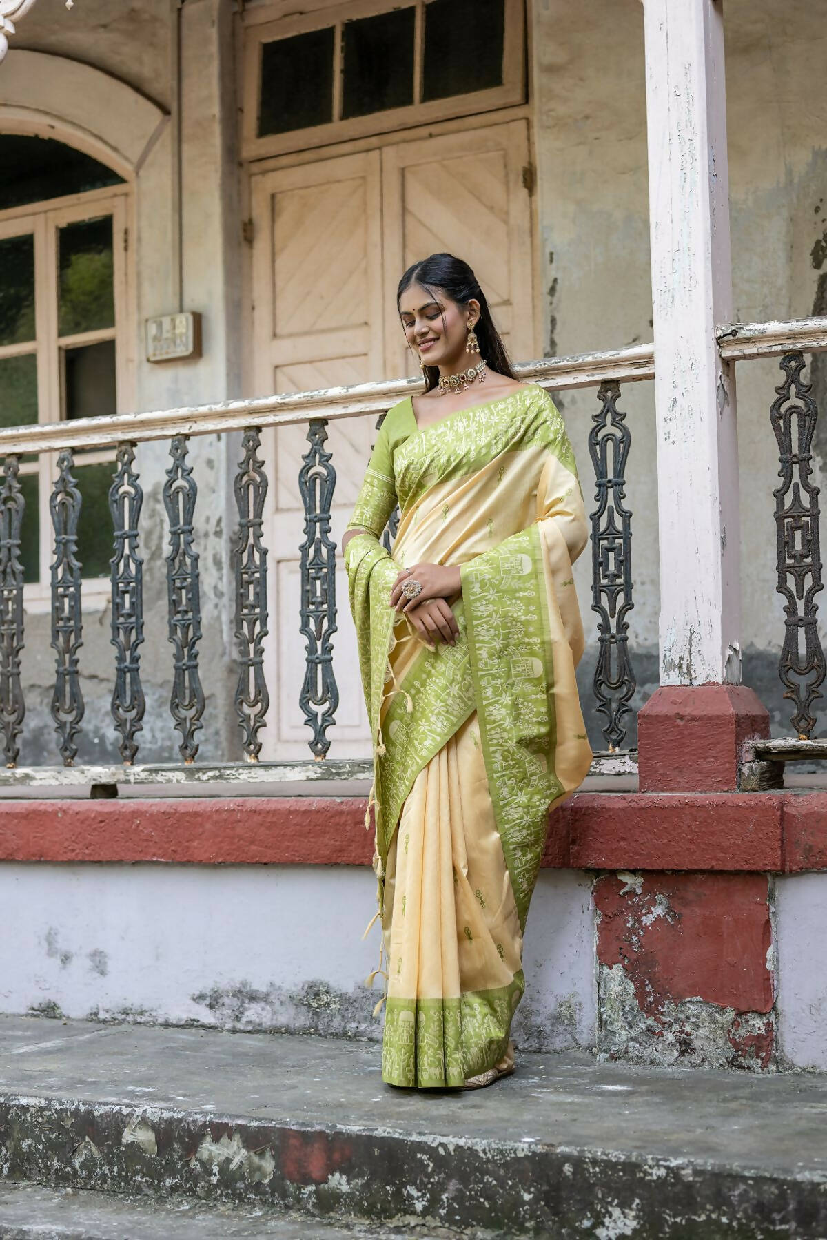 Vishnu Weaves Women's Mahendi Handloom Raw Silk Woven Saree with Blouse - Swadesiicart