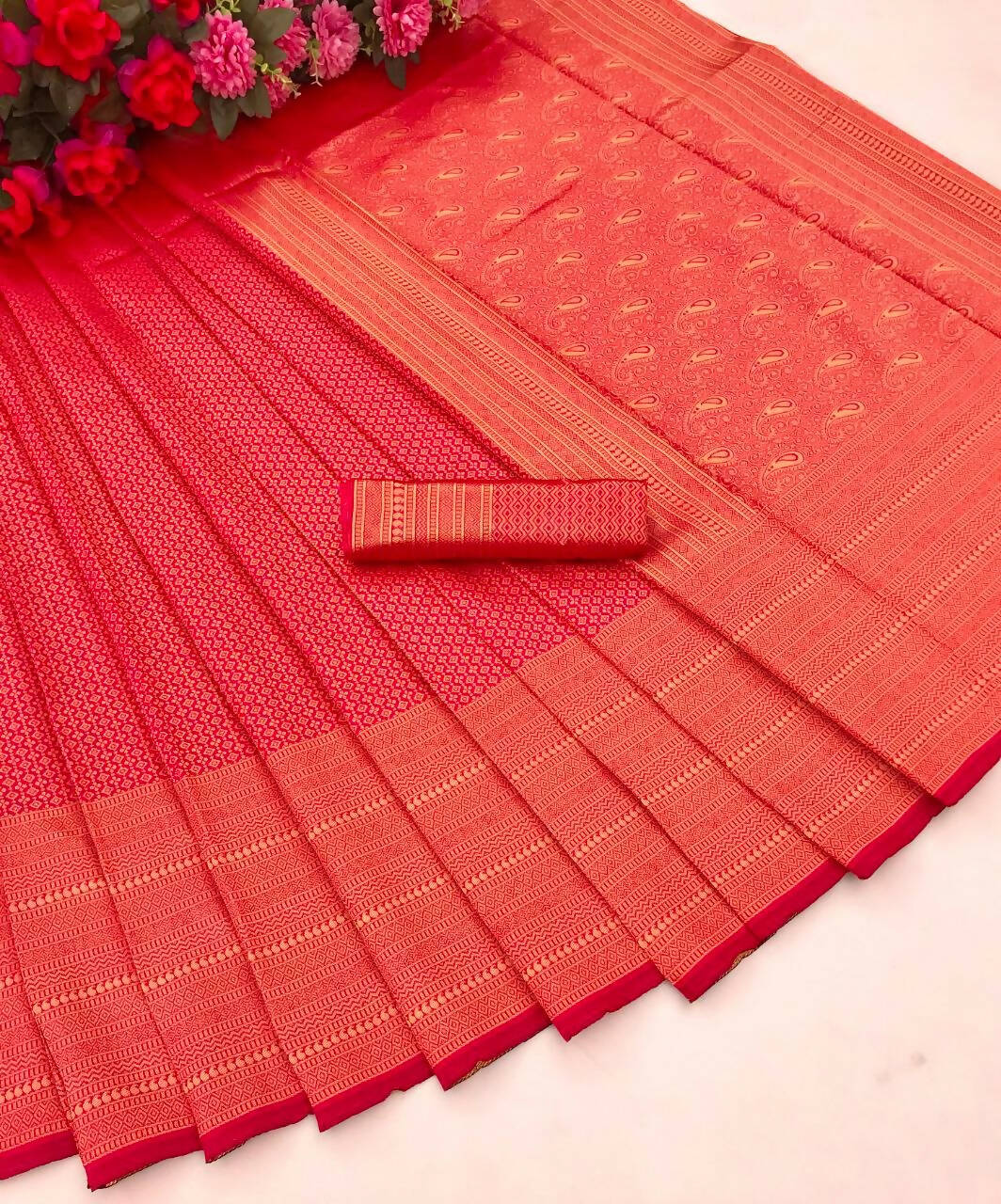 DEIANA'S Beautiful Designer Golden zari Soft Lichi Silk Saree - Red - Swadesiicart