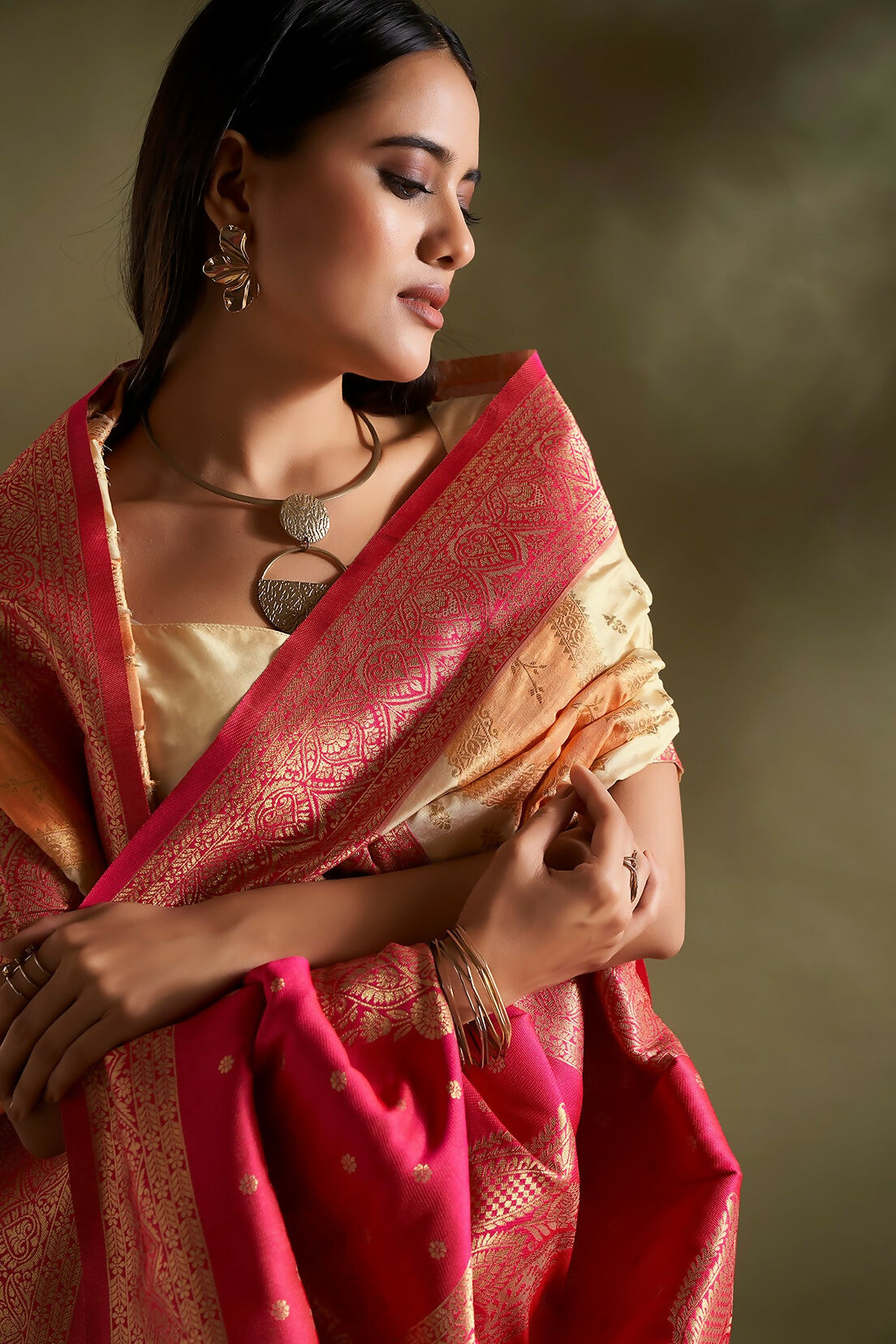 Joban Fashion Cream & Orange Plain With Weaving Border Banarasi Silk Sarees | Swadesiicart