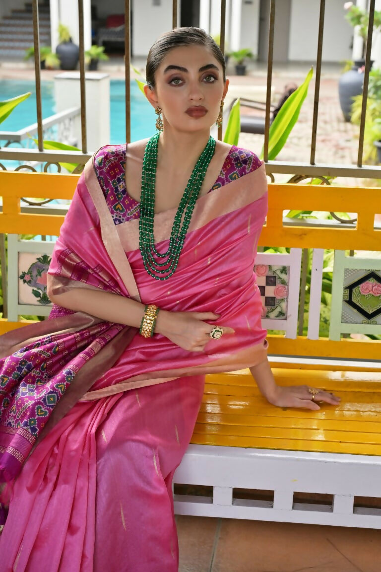 Vishnu Weaves Women's Pink Raw Silk Patola Zari Woven Saree with Blouse - Swadesiicart