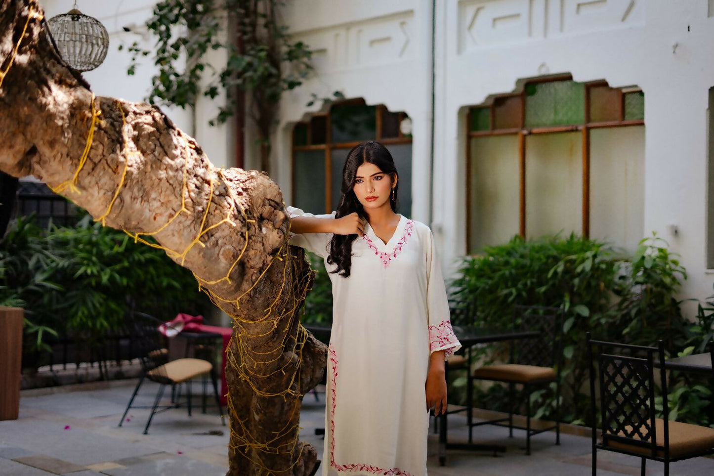 Zibaa Ivory & Pink Muslin Chikankari Kurta - Swadesiicart