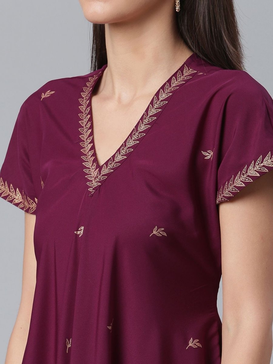Ahalyaa Women Wine Crepe Glitter Print Kimono Style Kurta With Palazzo | Swadesiicart