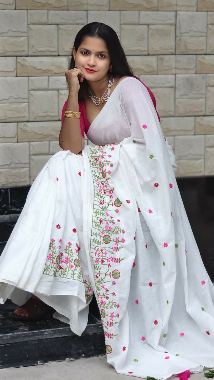 Exclusive Collection White Pure Cotton Handloom Embroidered Saree - Swadesiicart