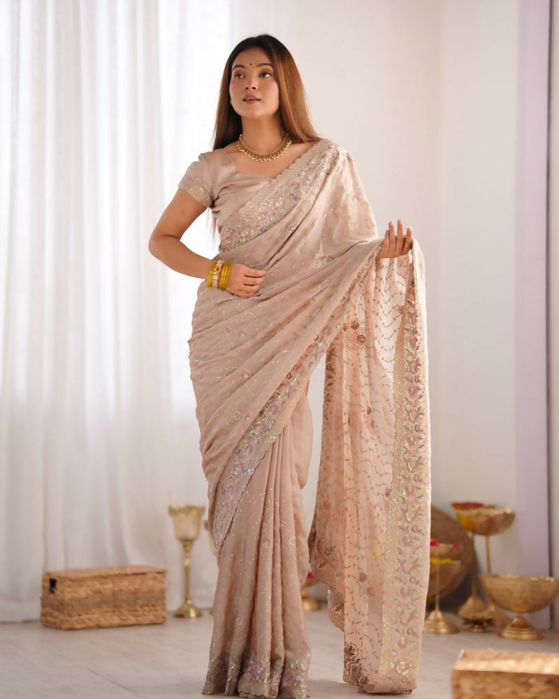 Vamsee Mumtaz Cream Crunchy Crush Saree - Swadesiicart
