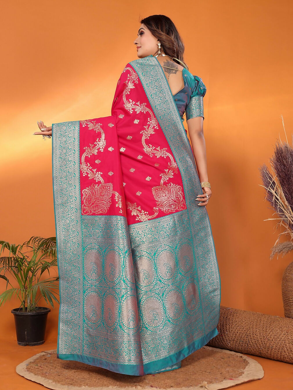 Joban Fashion Banarasi Red Woven Soft Silk Saree | Swadesiicart