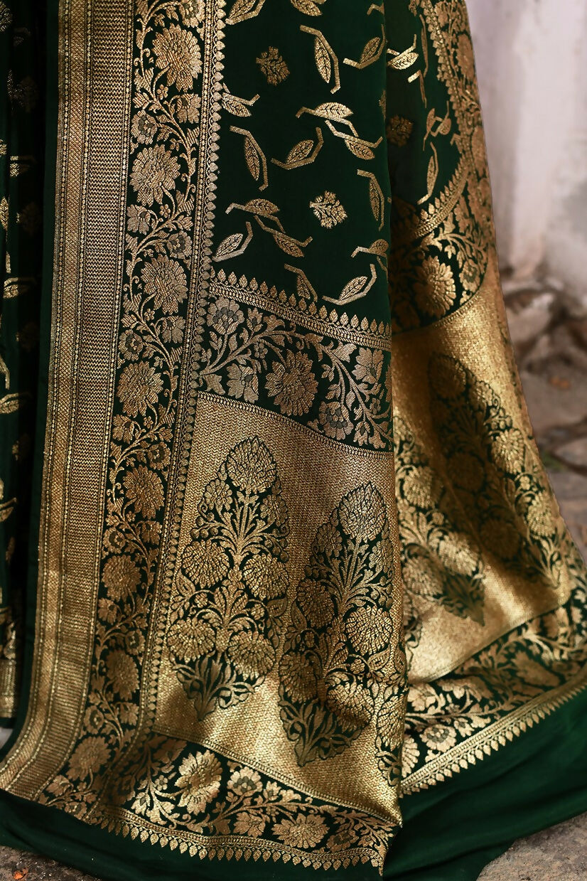 Joban Fashion Emerald Green Crepe Chiffon Pure Handloom Banarasi Silk Saree | Swadesiicart