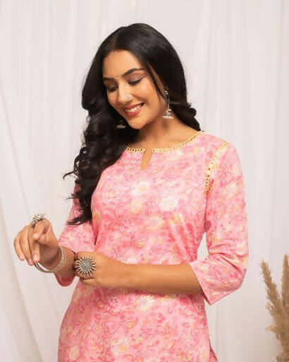 FIORRA Women's Floral Printed Peach Cotton Straight Kurta - Swadesiicart