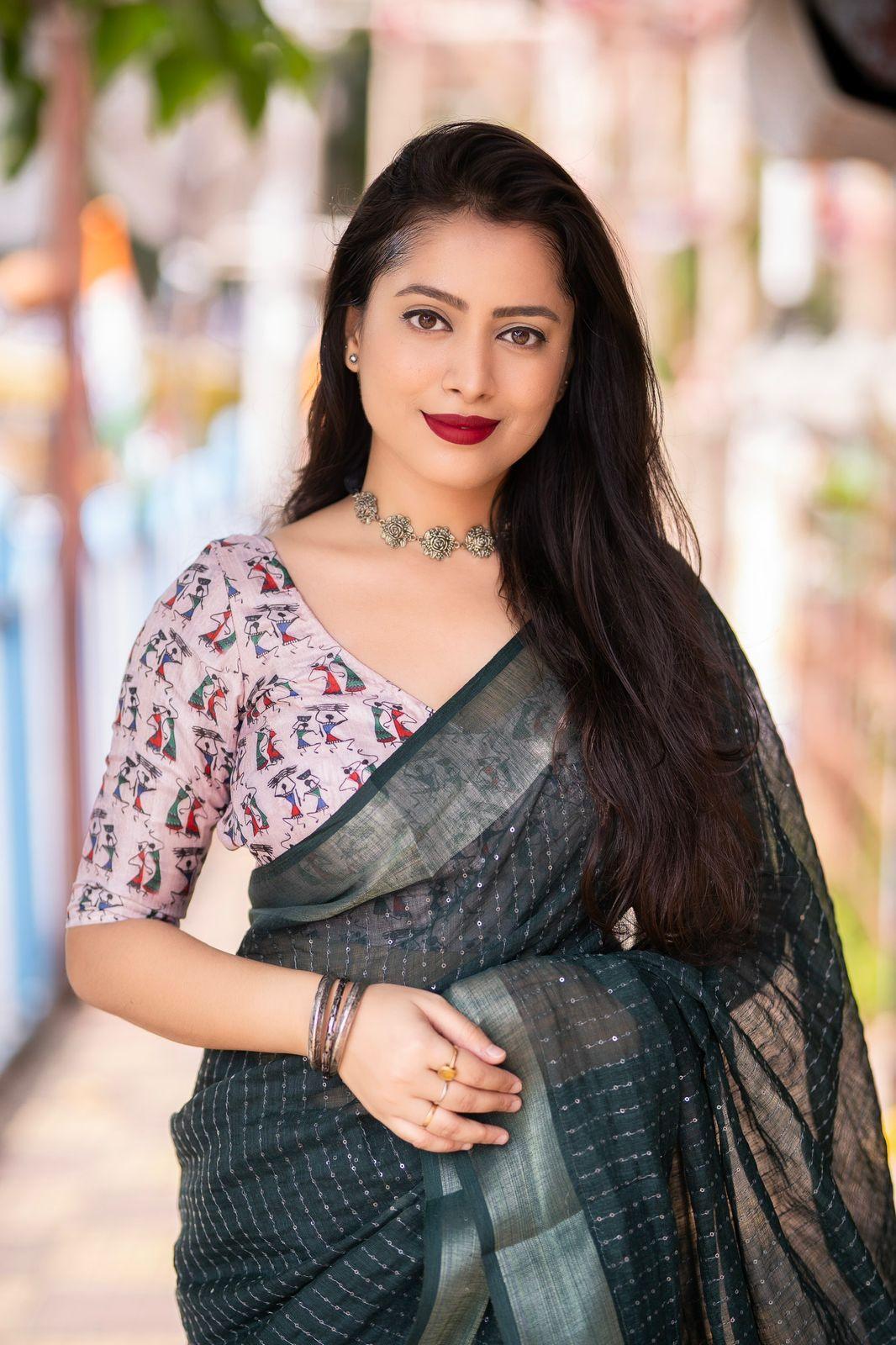 Green Linen Sequence Saree with Unstitched Blouse - Hiral Fashion | Swadesiicart