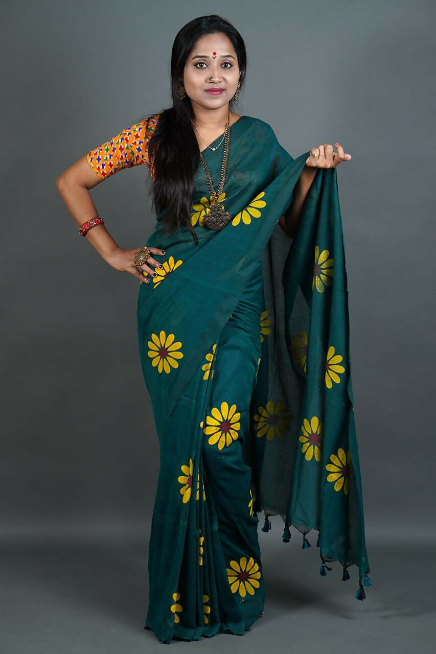 Exclusive Collection Green Pure Cotton Saree With Sunflower Design - Swadesiicart