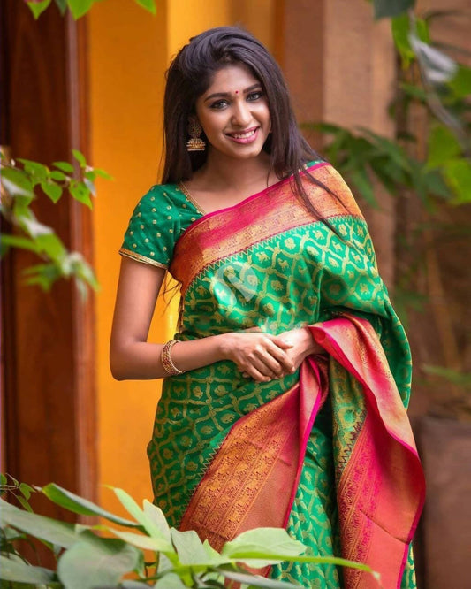 DEIANA'S Beautiful Designer Golden zari Soft Lichi Silk Saree - Green - Swadesiicart