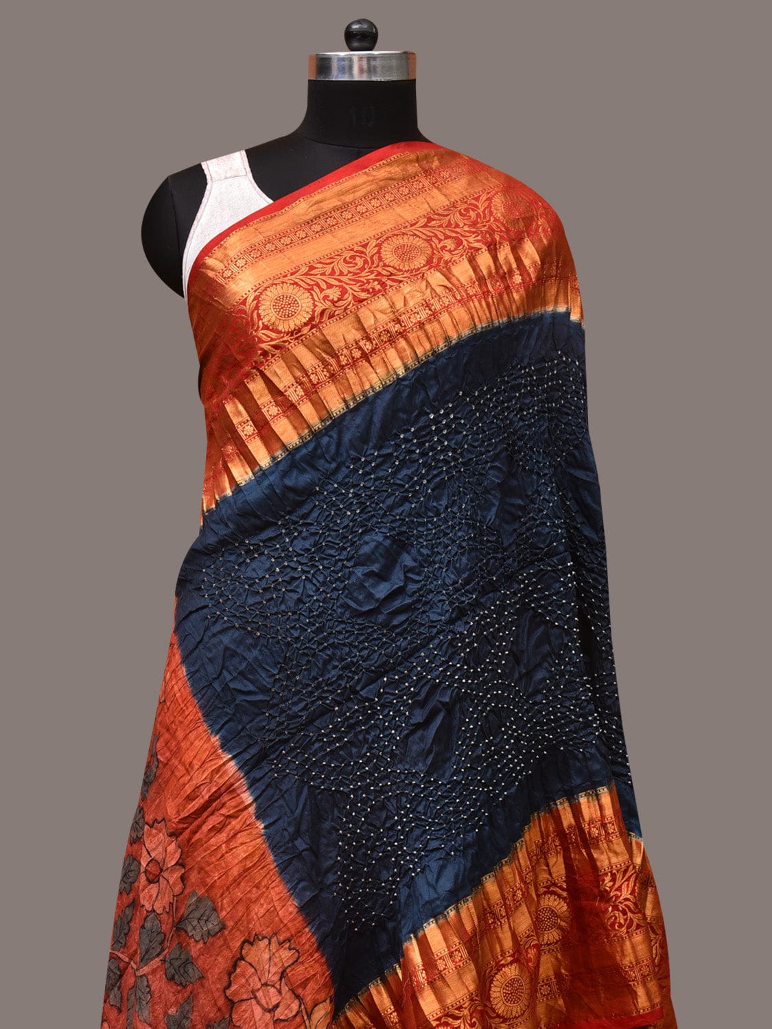 Navy and Red Bandhani Kanchipuram Silk Handloom Dupatta with Kalamkari Design - Global Threads | Swadesiicart