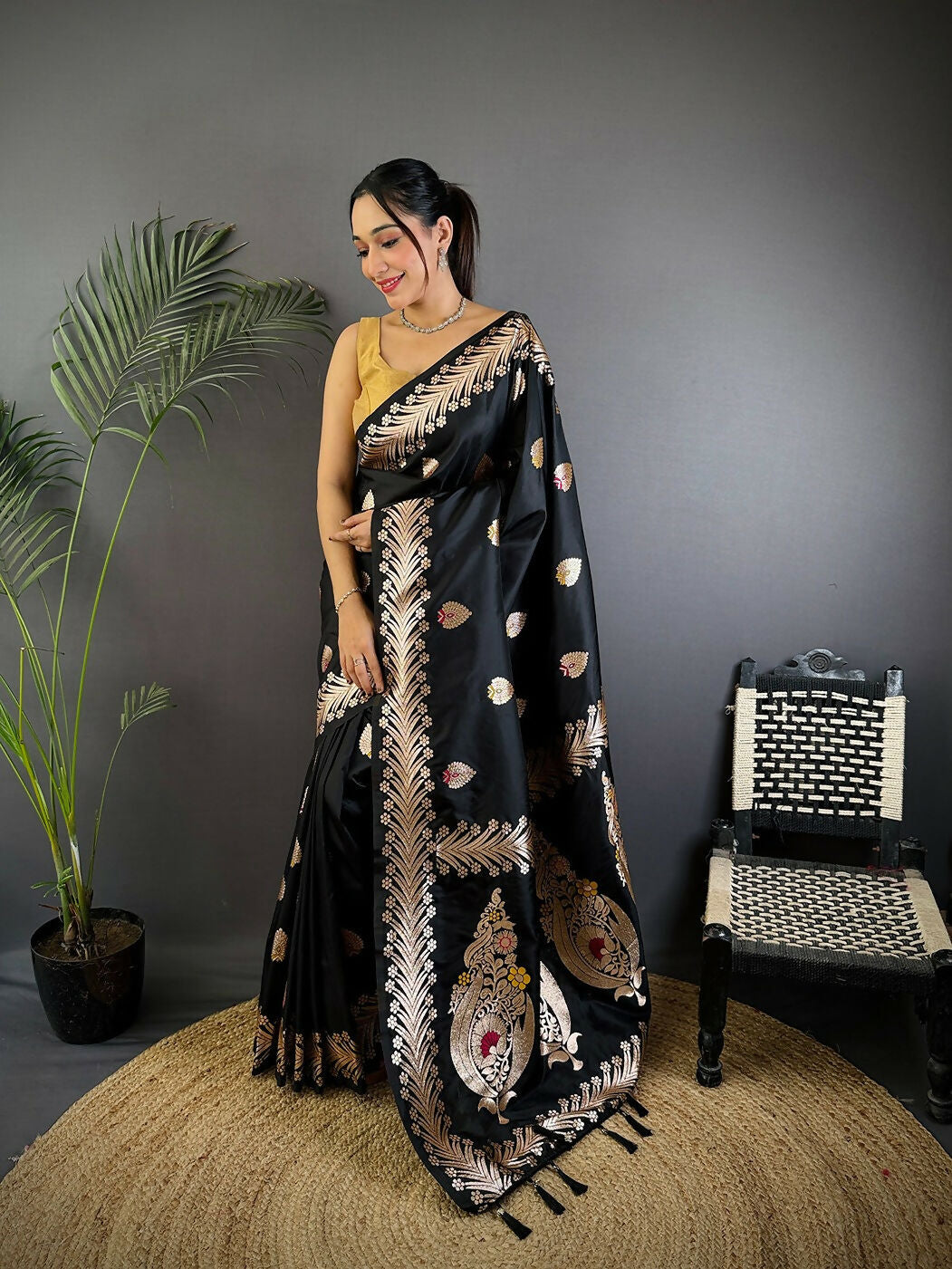 Joban Fashion Banarasi Black Woven Soft Silk Saree | Swadesiicart