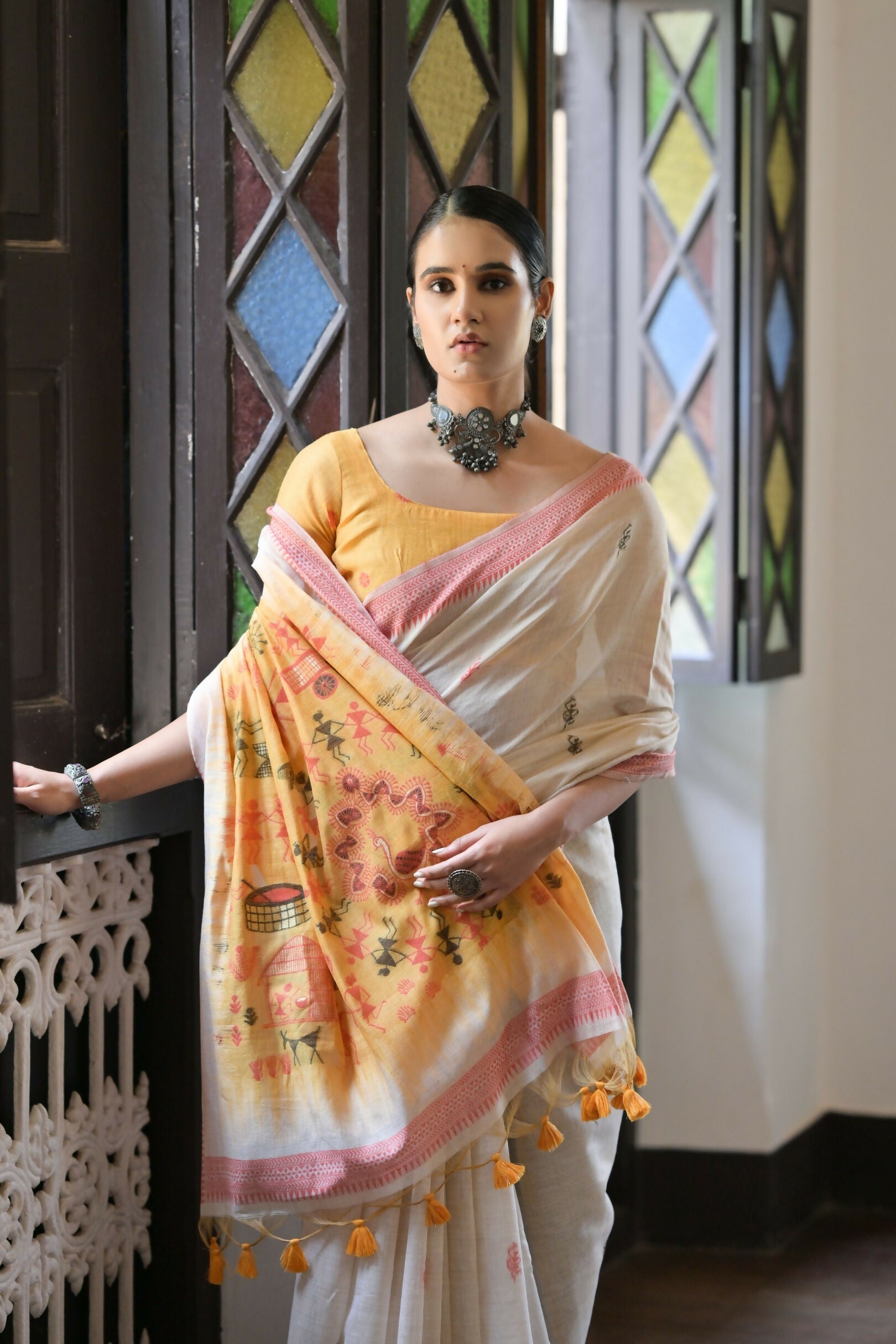 Vishnu Weaves Women's Red Muga Cotton Saree with Blouse - Swadesiicart