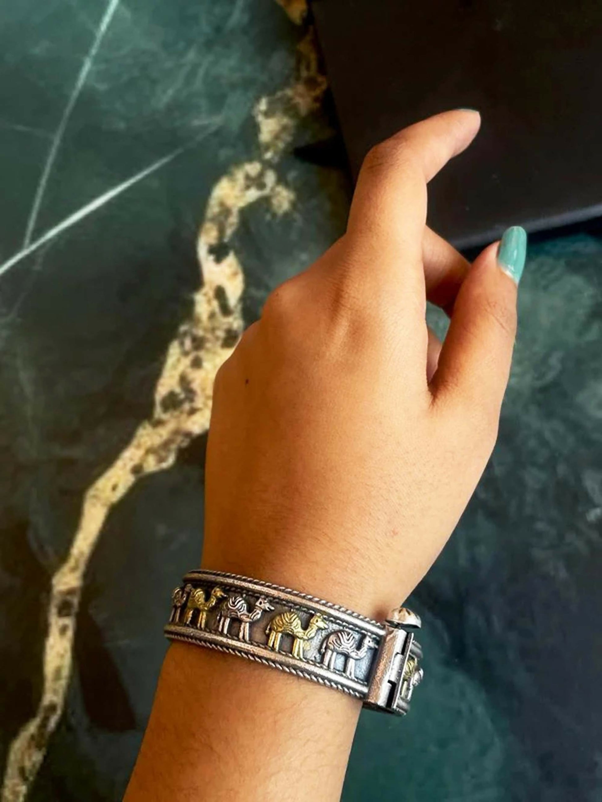 Joban Fashion Silver Brass Dual Tone Openable Kada | Swadesiicart