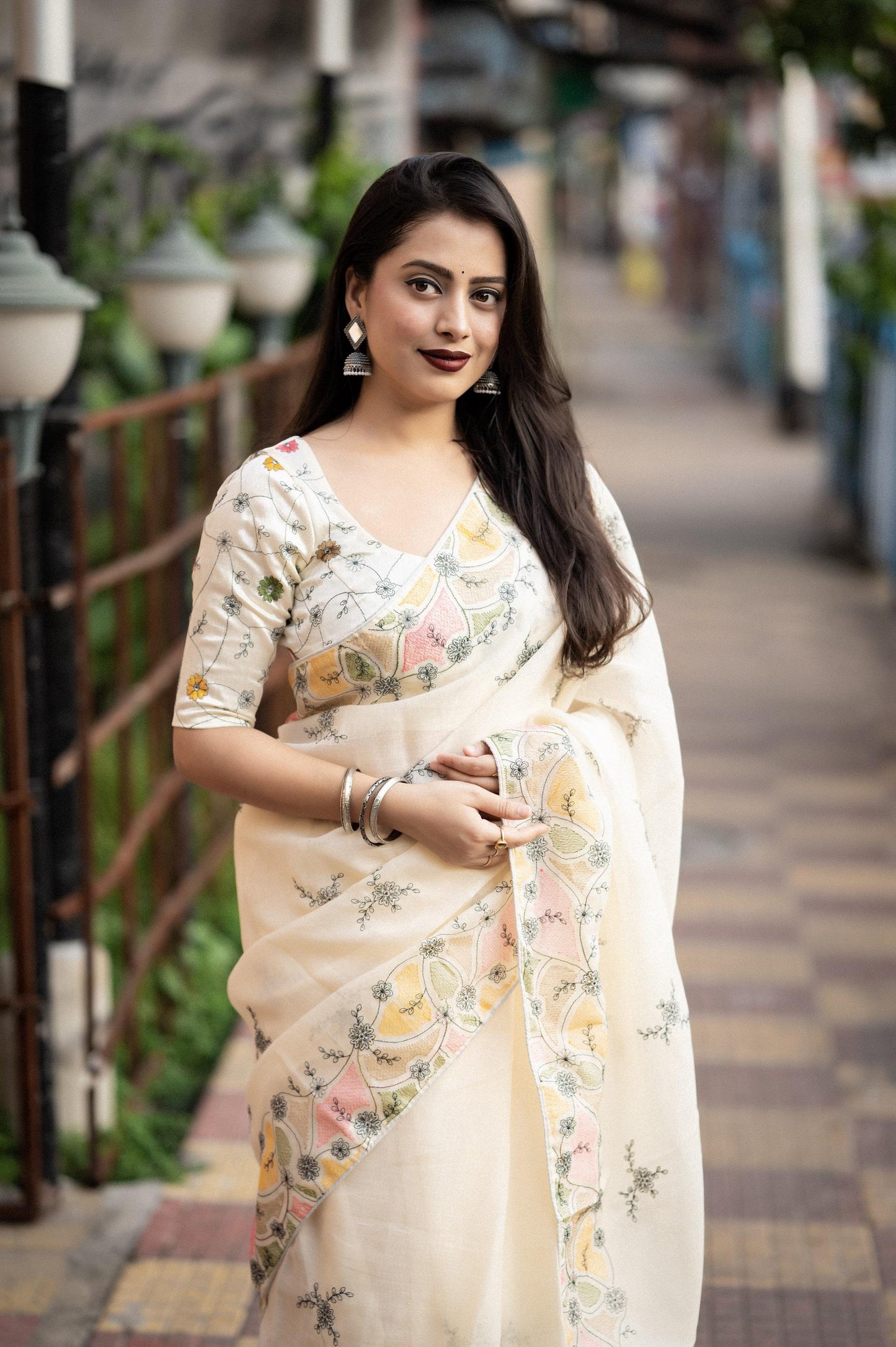 Cream Pure Linen Ethnic Motifs Saree with Unstitched Blouse - Hiral Fashion | Swadesiicart