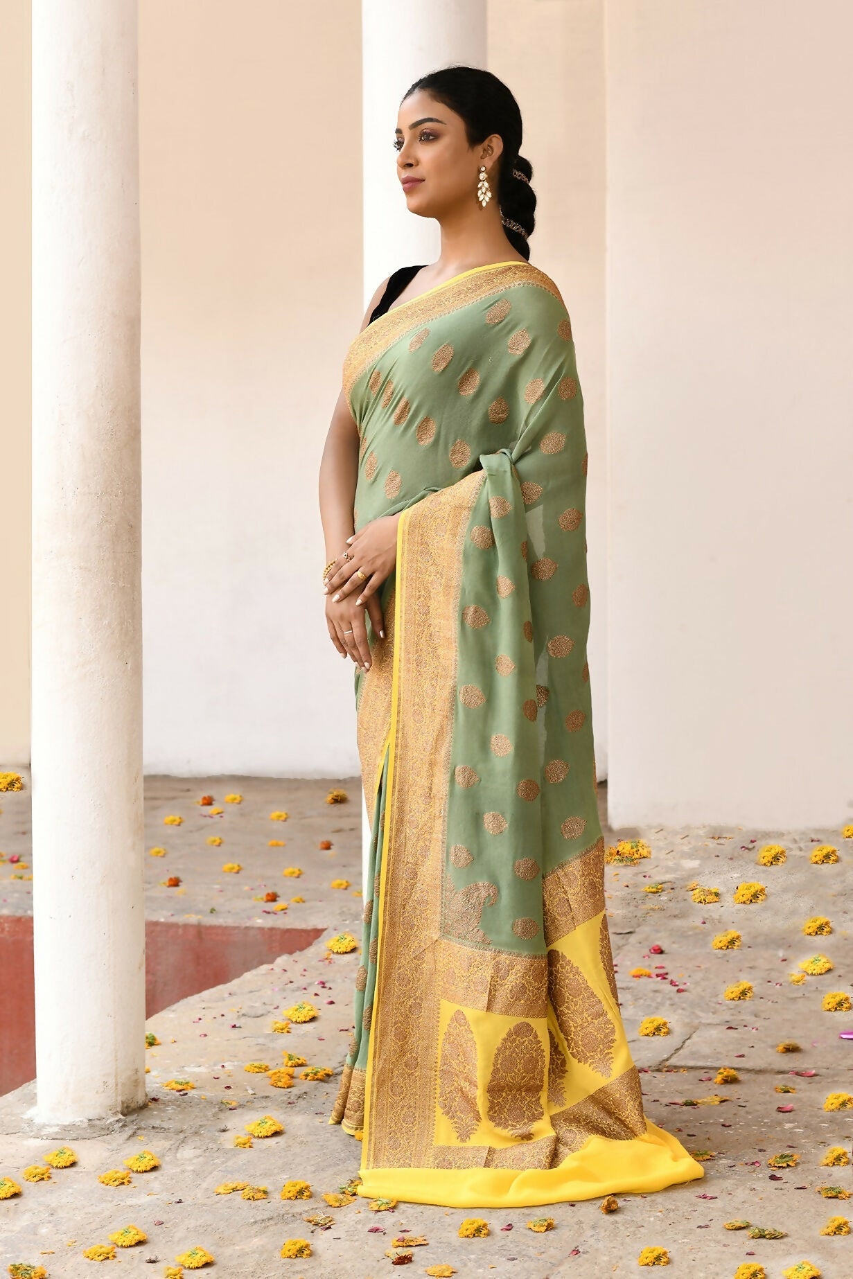 Joban Fashion Grass Green Crepe Chiffon Pure Handloom Banarasi Silk Saree | Swadesiicart