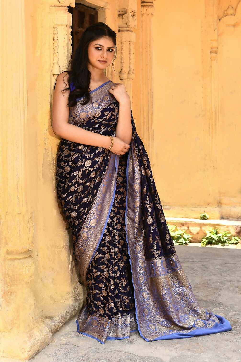 Joban Fashion Navy Blue Crepe Chiffon Pure Handloom Banarasi Silk Saree | Swadesiicart