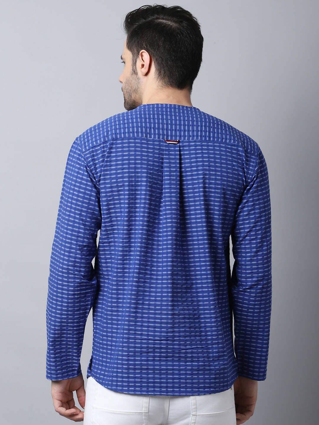 Even Apparels Blue Pure Cotton Round Neck Slit Men's Kurta | Swadesiicart