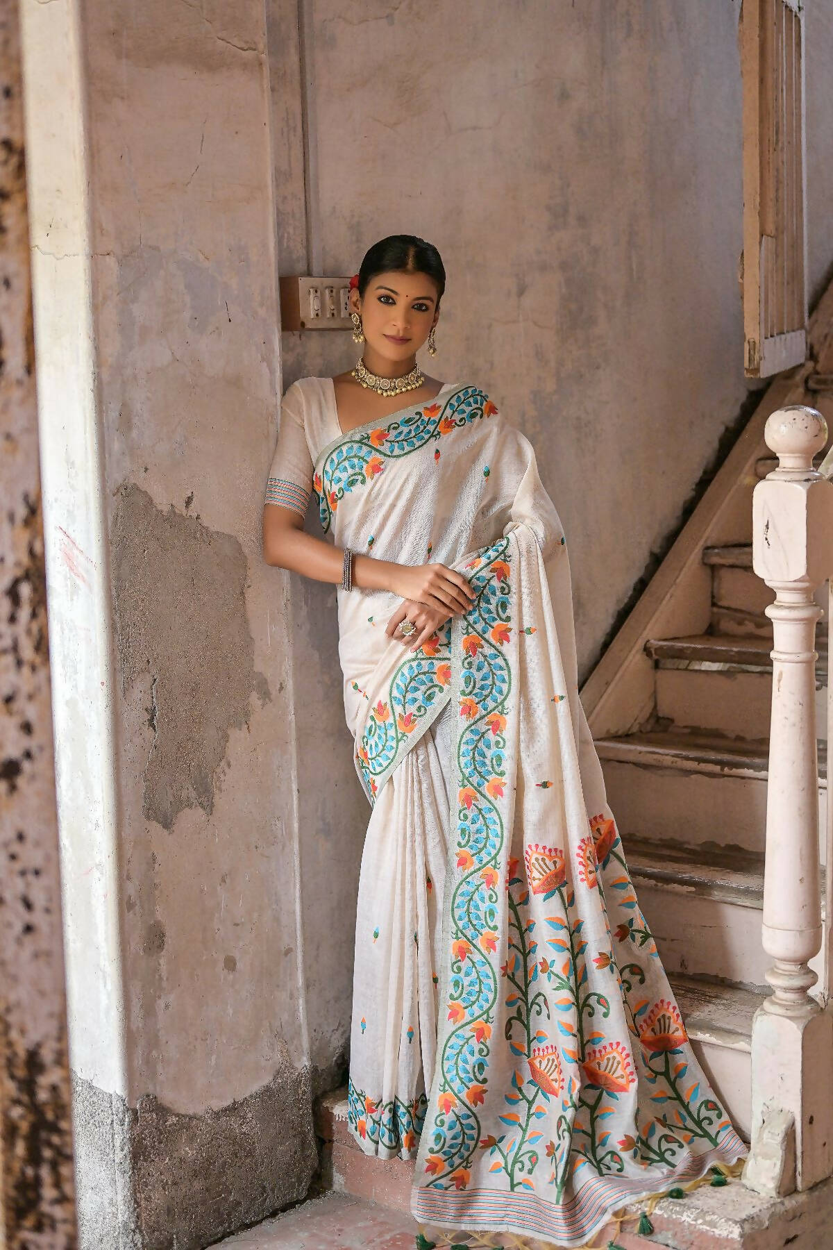 Vishnu Weaves Women's Green Muga Cotton Woven Saree with Blouse - Swadesiicart
