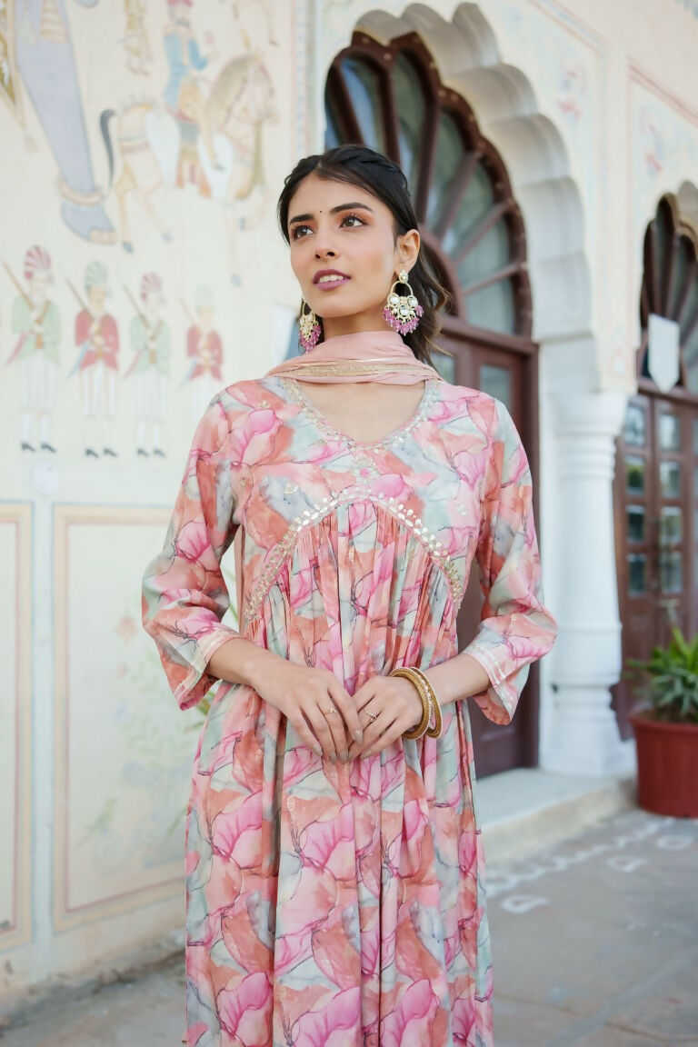 Vaasva Women Peach Muslin Embroidered Kurta, Pant & Dupatta Set | Swadesiicart