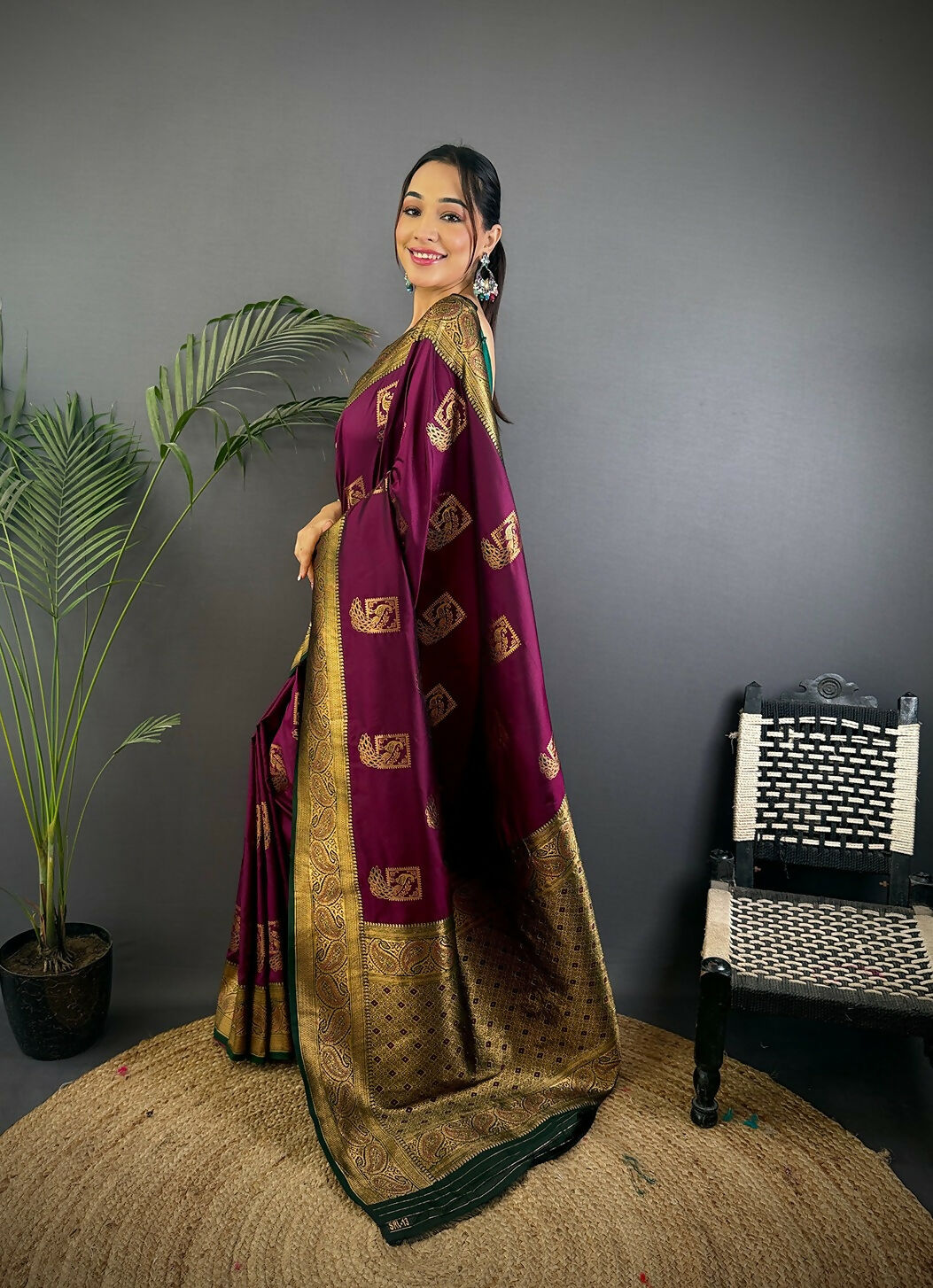 Joban Fashion Black Peacock Banarasi Silk Sarees | Swadesiicart
