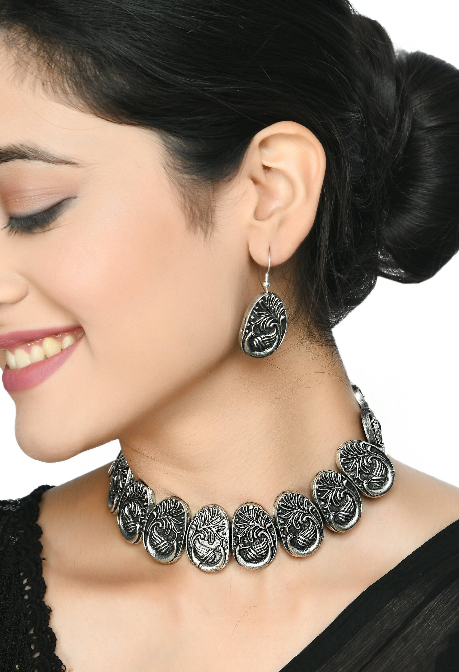 Mominos Fashion Johar Kamal Oxidised Silver-Plated Brass Finish Choker For Women | Swadesiicart