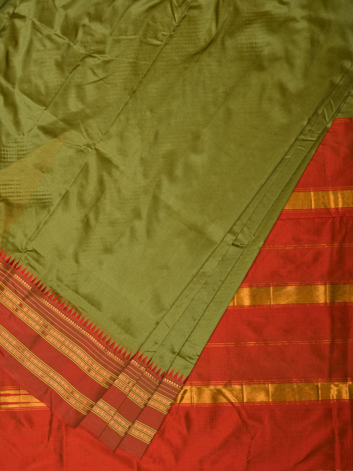 Olive and Red Narayanpet Silk Handloom Plain Saree with Traditional Border Design No Blouse - Global Threads | Swadesiicart