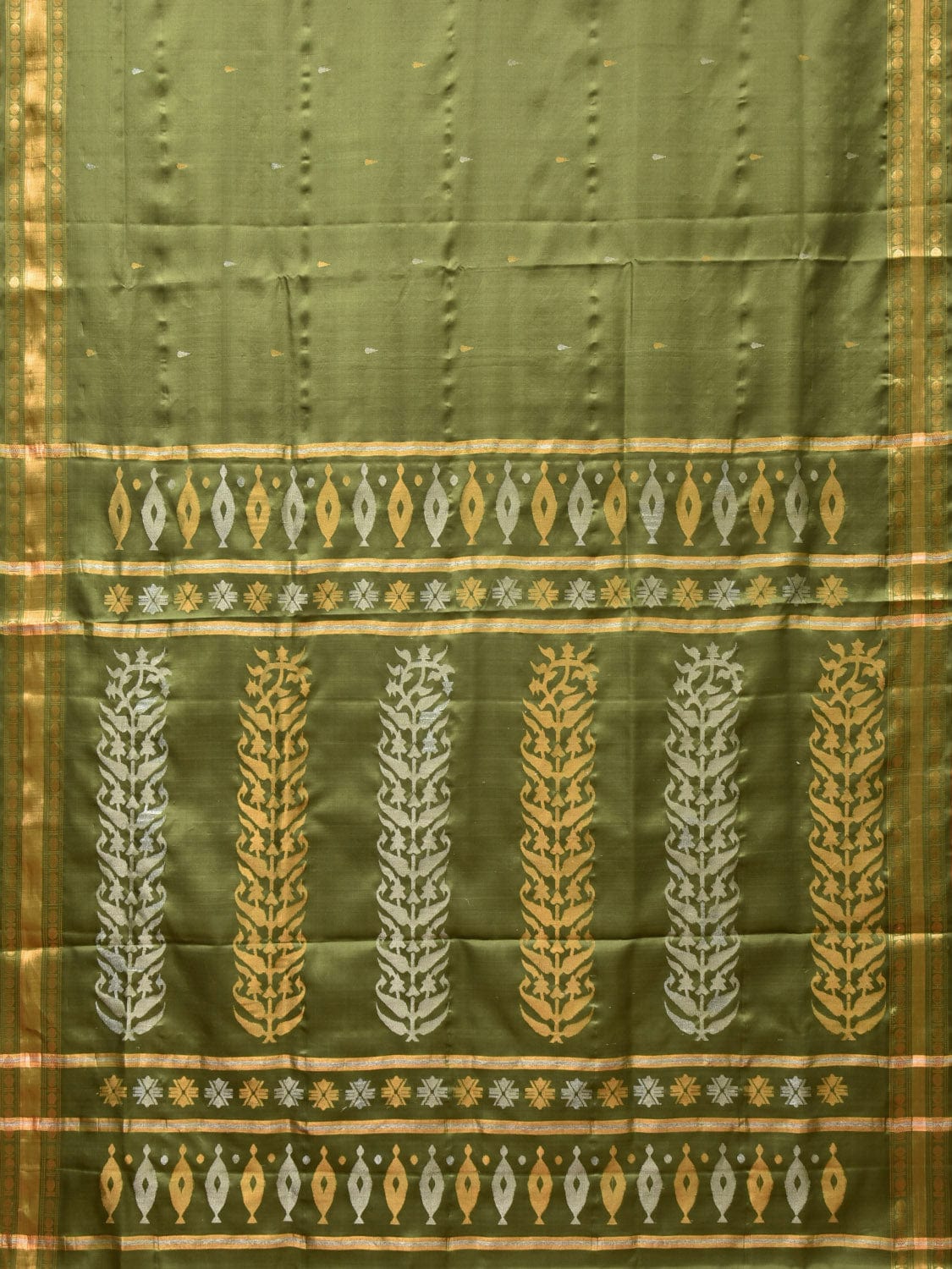 Olive Uppada Silk Handloom Saree with Karpur Pallu Design - Global Threads | Swadesiicart