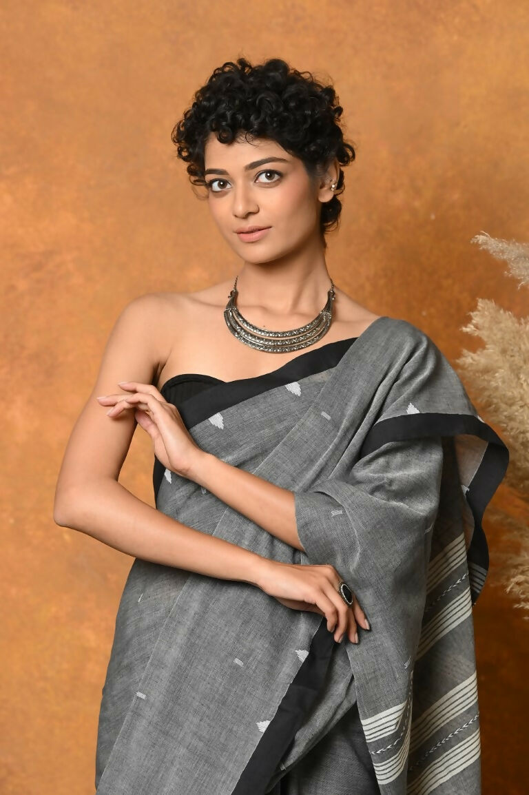 Very Much Indian Handloom Pure Cotton Saree With Sleek Border - Grey | Swadesiicart