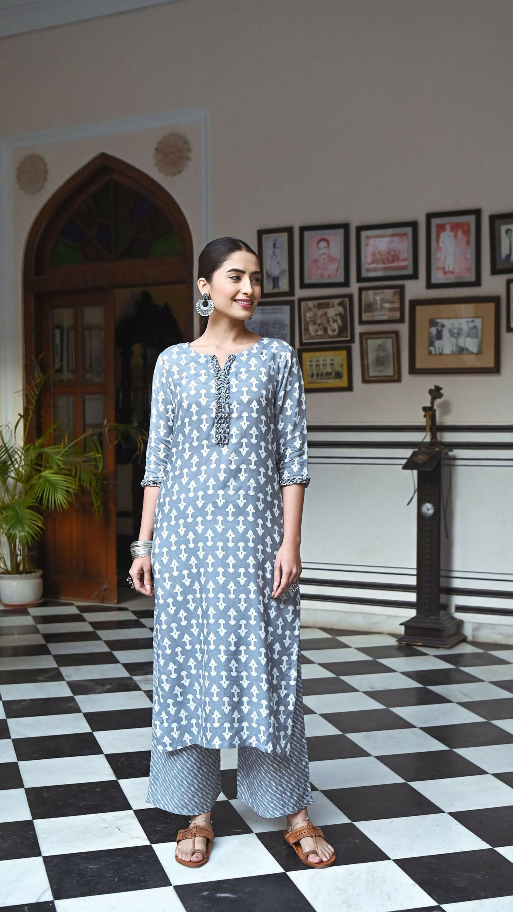 Jyoti Fashion Women's Grey Pure Muslin Heavy Digital Printed Kurta Plazo Set | Swadesiicart