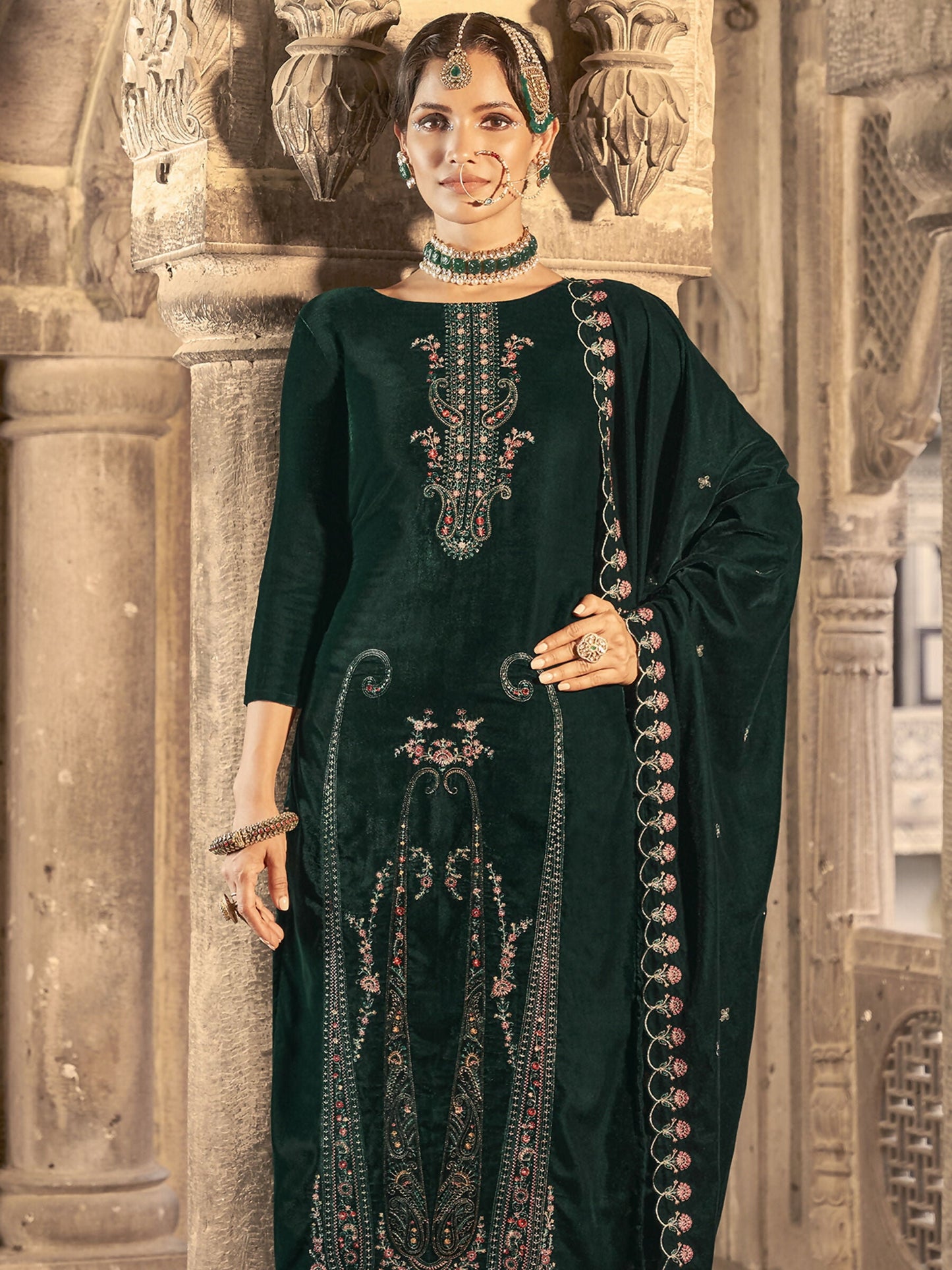 Jyoti Fashion Women's Green Velvet Floral Resham Thread with Jari work Kurta with Trouser & Dupatta | Swadesiicart