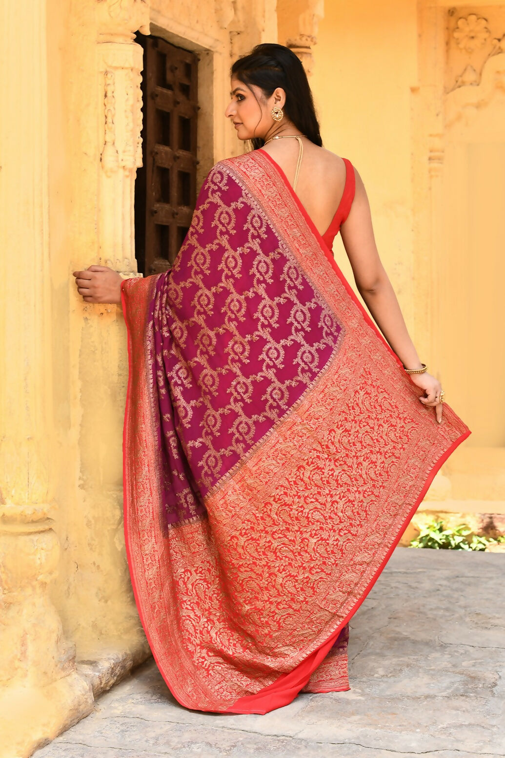 Joban Fashion Hot Pink Crepe Chiffon Pure Handloom Banarasi Silk Saree | Swadesiicart