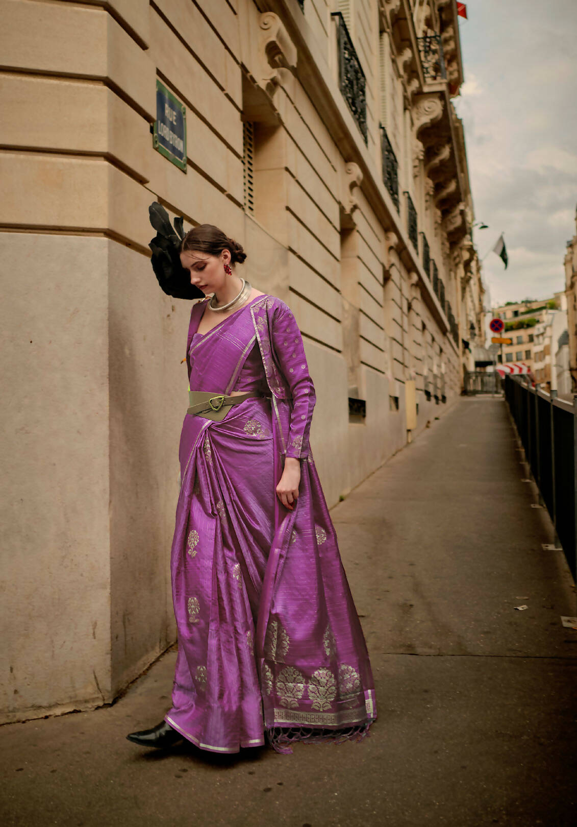 Viola Purple Weavead Thread & Zari Work, Handloom Weaving Banarasi Satin Silk Saree - Rajtex Kronicle Silk - Swadesiicart