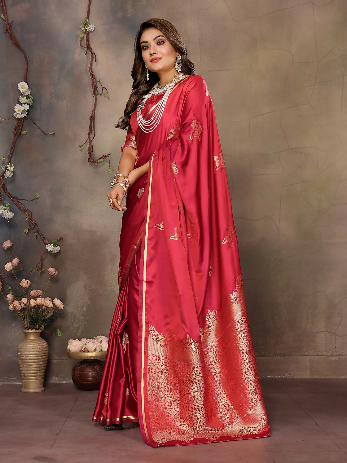 Joban Fashion Red Floral Motifs Banarasi Silk Sarees | Swadesiicart