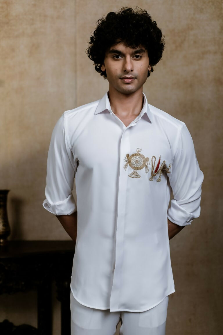 British White Kanaka Murti Shirt By Hilo Design | Swadesiicart