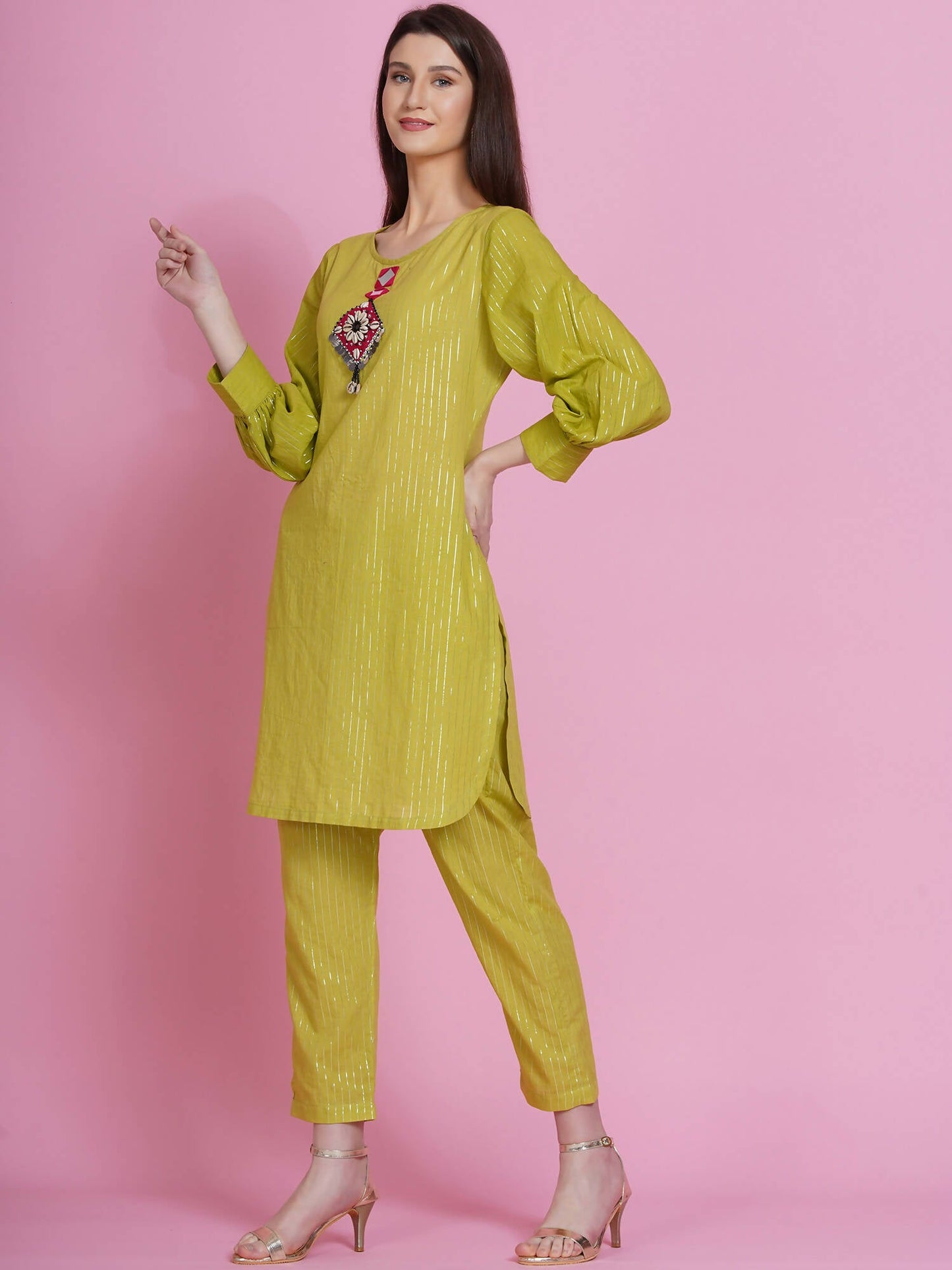 Women Republic Green Lurex Cotton Hand Embroidered Kurta With Pants | Swadesiicart