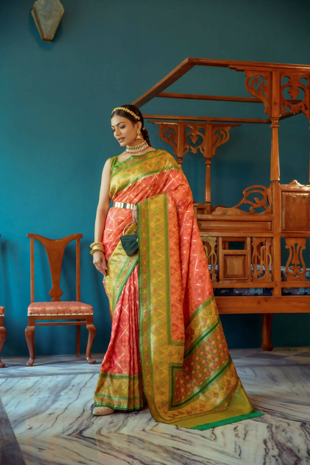 Vishnu Weaves Women's Gajri Patola Banarasi Silk Meenakari Zari Woven Saree with Blouse - Swadesiicart