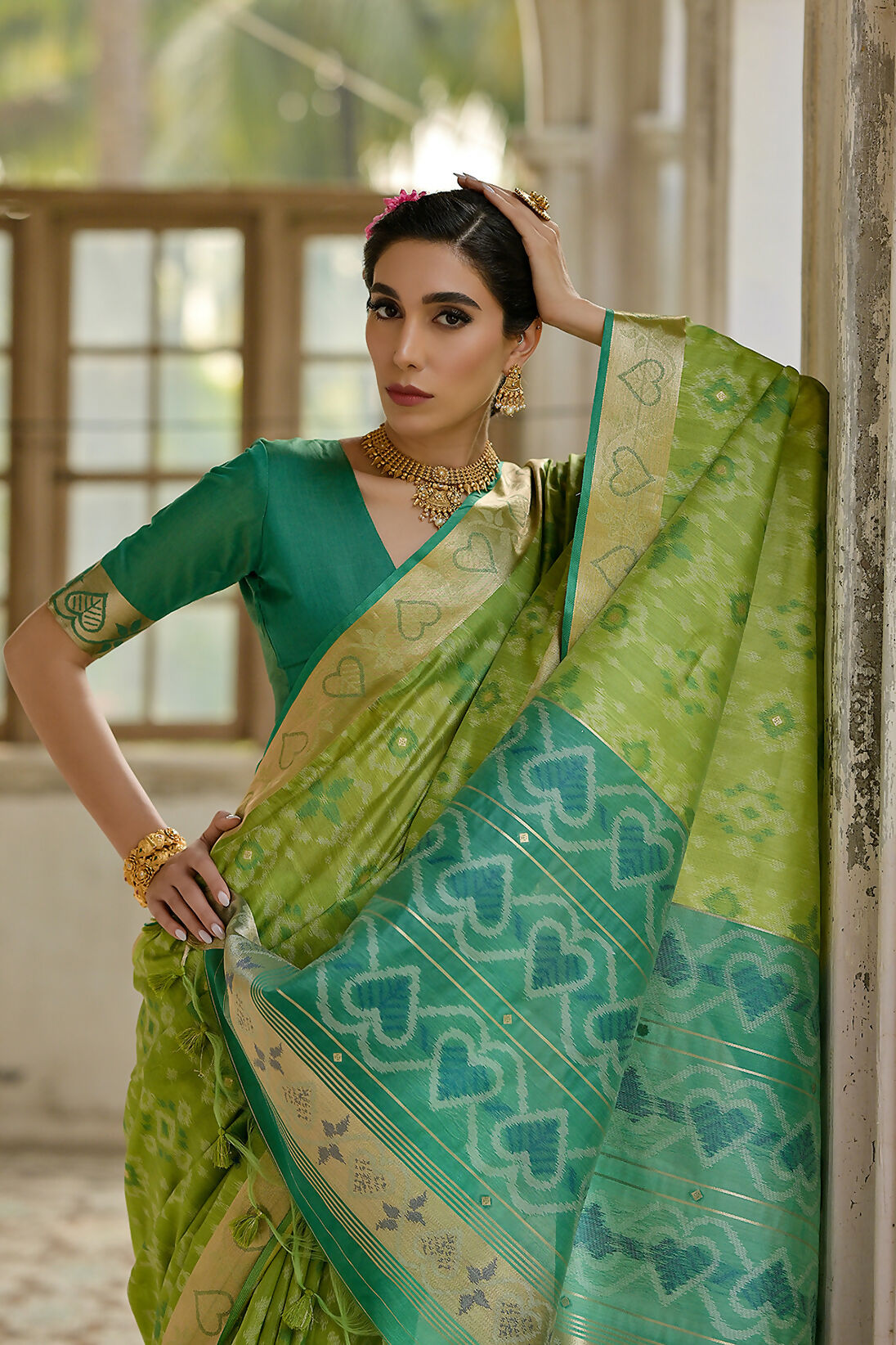 Vishnu Weaves Women's Pista Raw Silk Thread Ikkat Woven Saree with Blouse - Swadesiicart