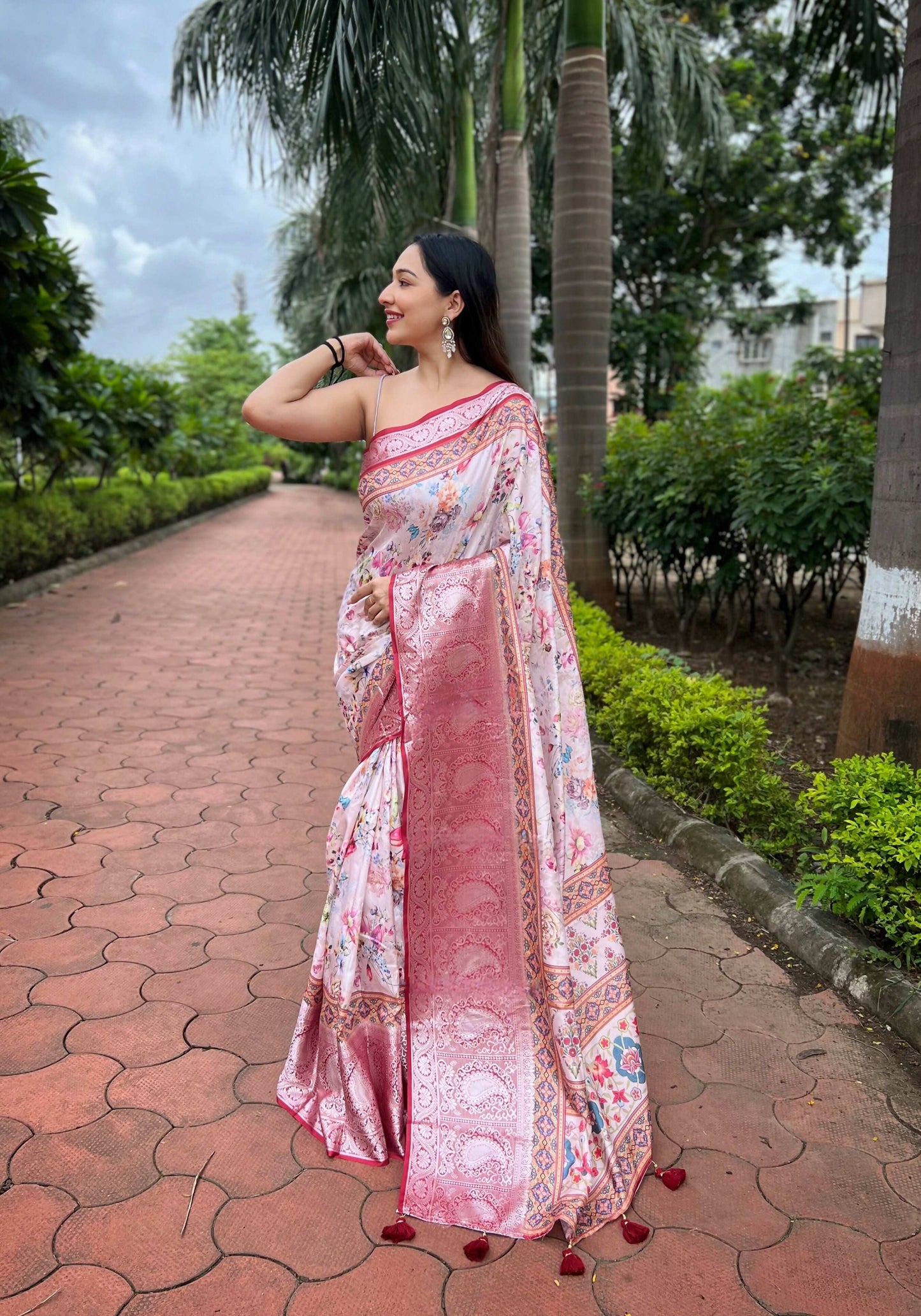 Vamsee Bhavi Red Tussar Dola Satin Silk Saree - Swadesiicart