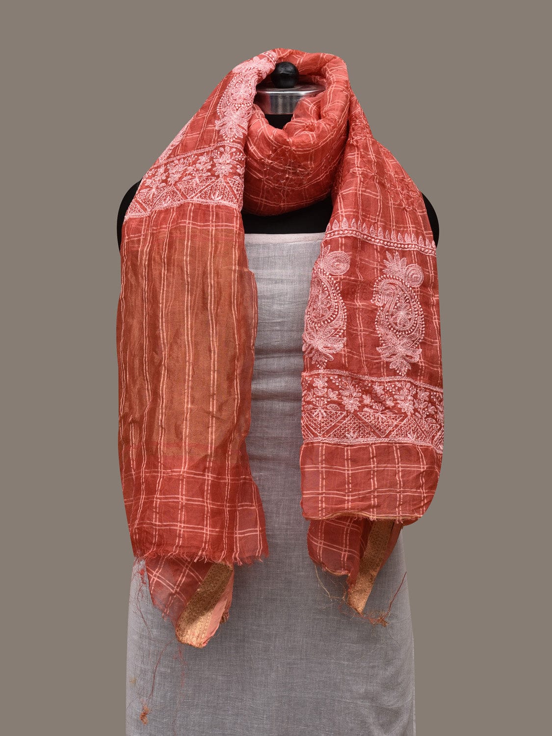 Peach Bandhani Silk Handloom Dupatta with Mango and Border Design - Global Threads | Swadesiicart