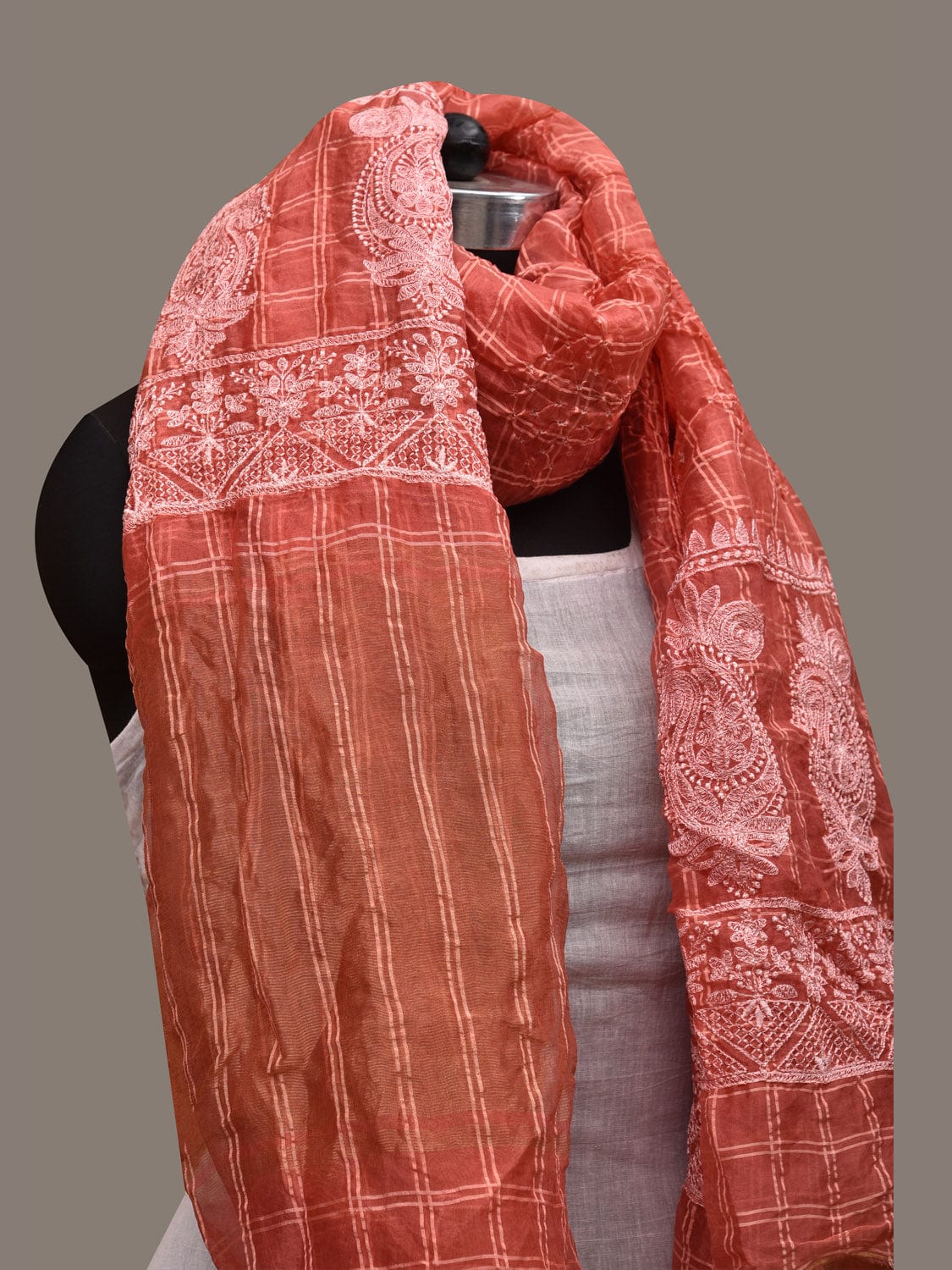 Peach Bandhani Silk Handloom Dupatta with Mango and Border Design - Global Threads | Swadesiicart